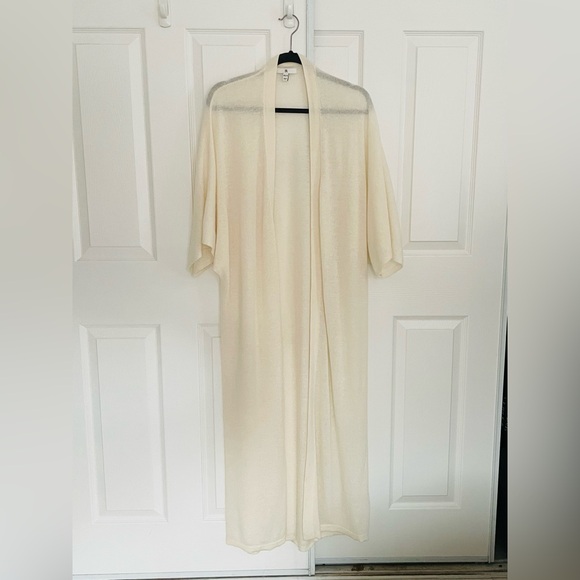 Banana Republic Cream Cardigan - Picture 2 of 2